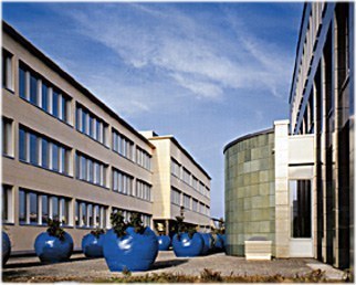 Verwaltungsgebäude 2