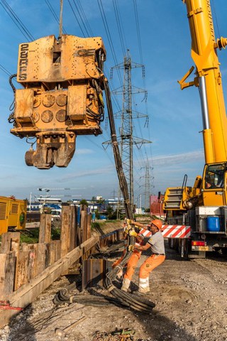 Lärmintensive Arbeiten an der Südstrasse während zwei Nächten. Lärmintensive Arbeiten an der Südstrasse während zwei Nächten.