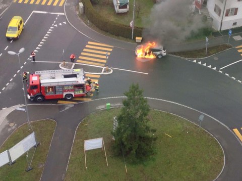 #2: Fahrzeugbrand in Hünenberg See #2: Fahrzeugbrand in Hünenberg See