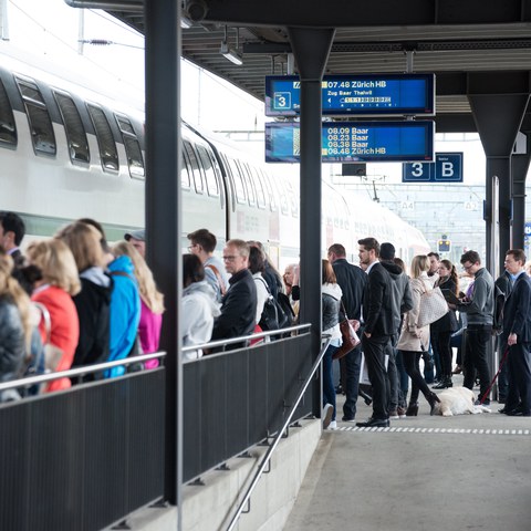 Bahnhof Leute