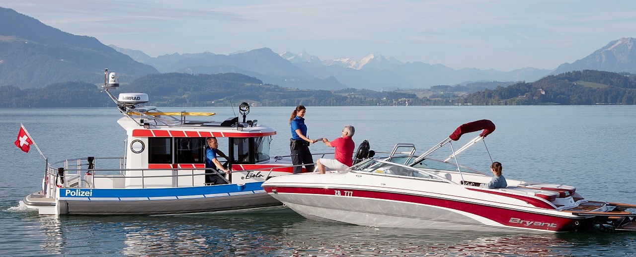 Polizeiboot Kontrolle auf dem Zugersee