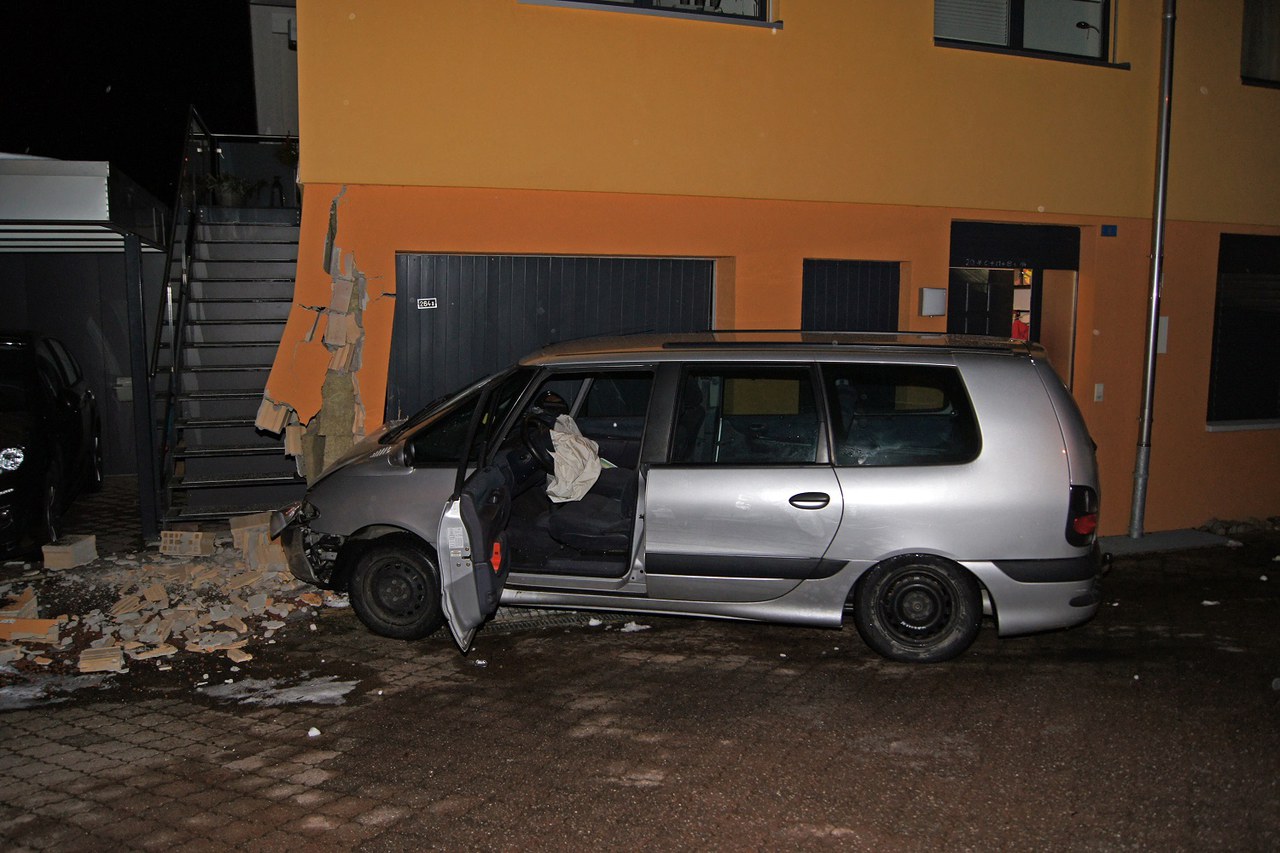 Über 100'000 Franken Sachschaden bei Verkehrsunfall