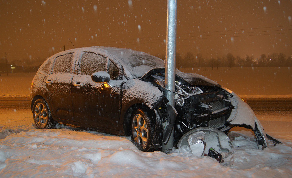 Selbstunfall auf der Schochenmühlestrasse in Baar
