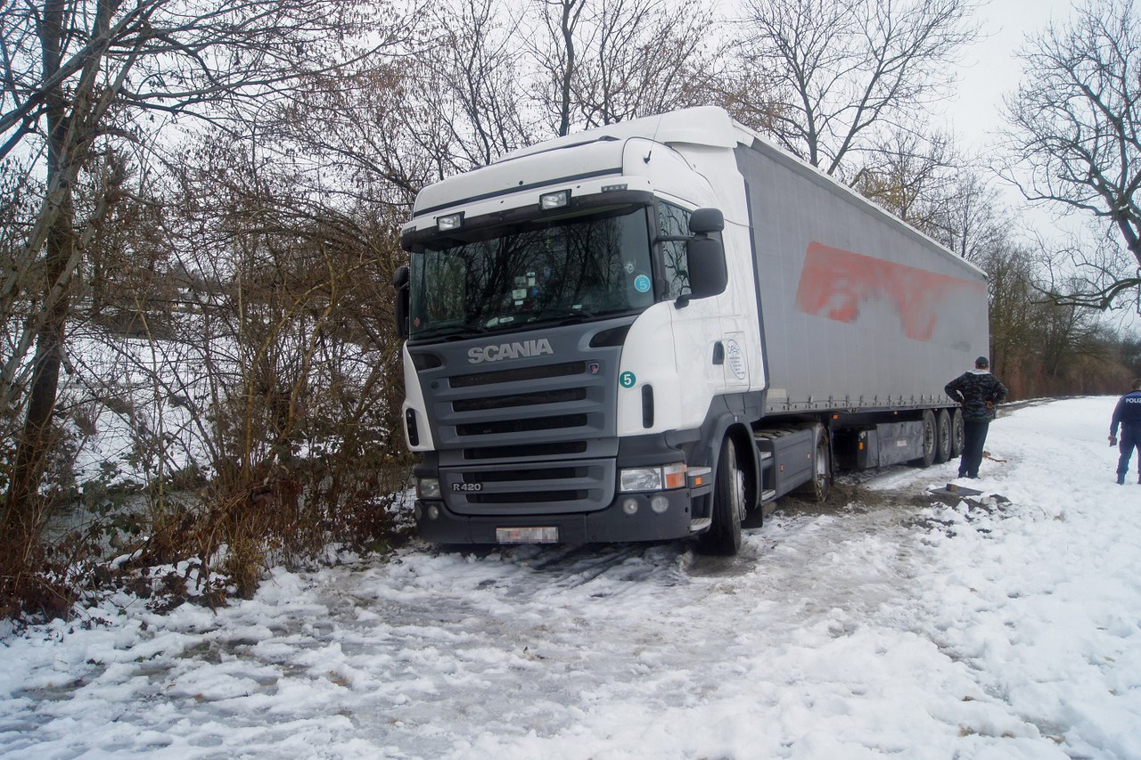 Der eingesunkene Lastwagen