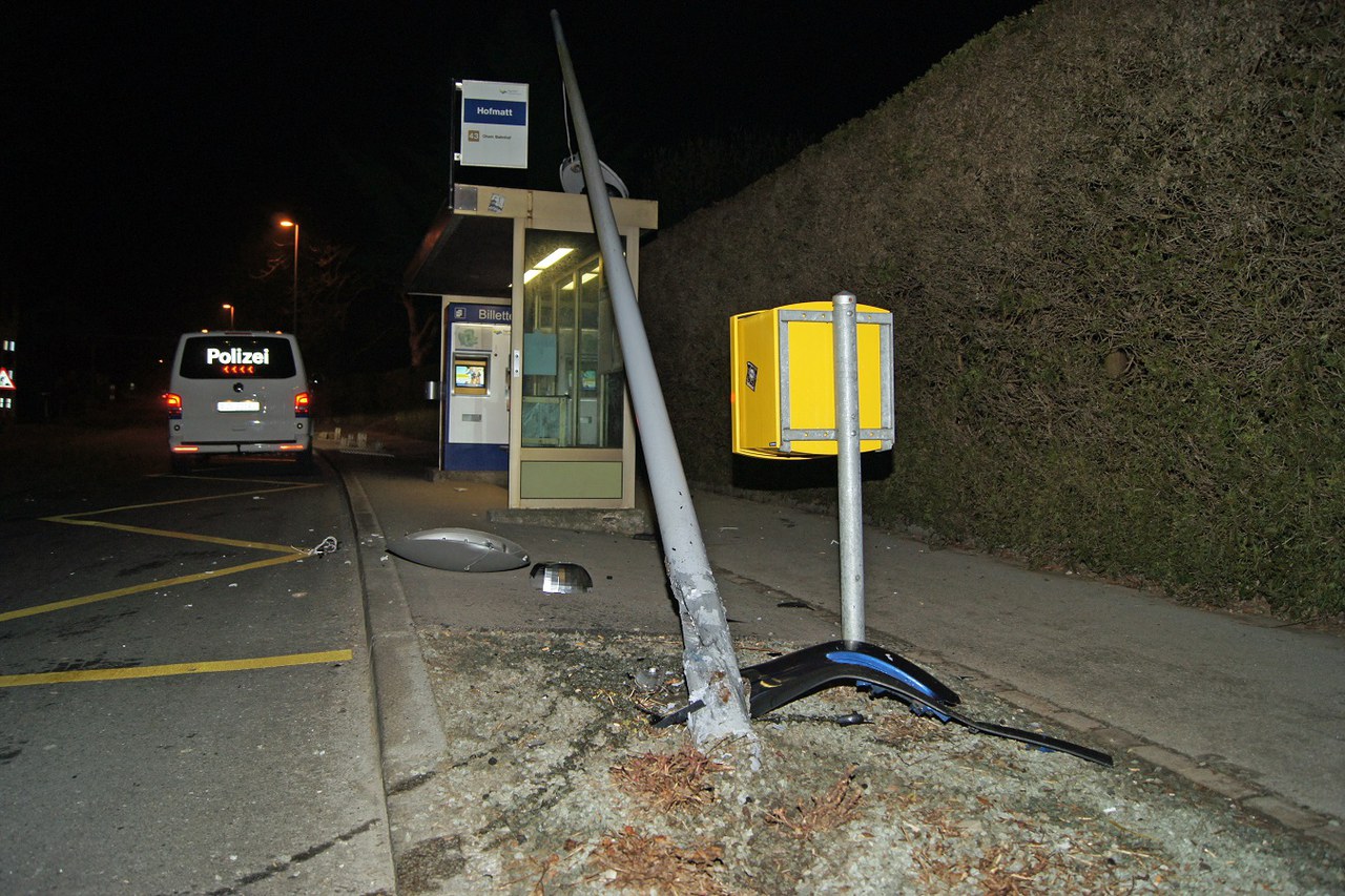 Umgefahrener Kandelaber