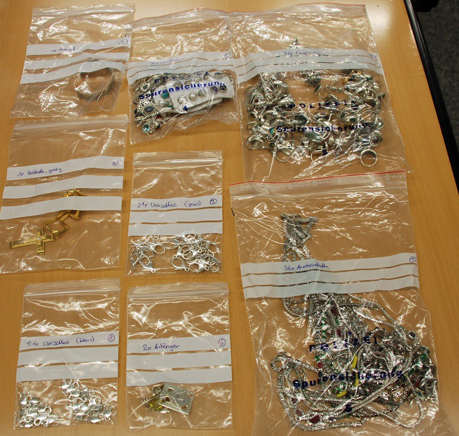 Billigschmuck sichergestellt