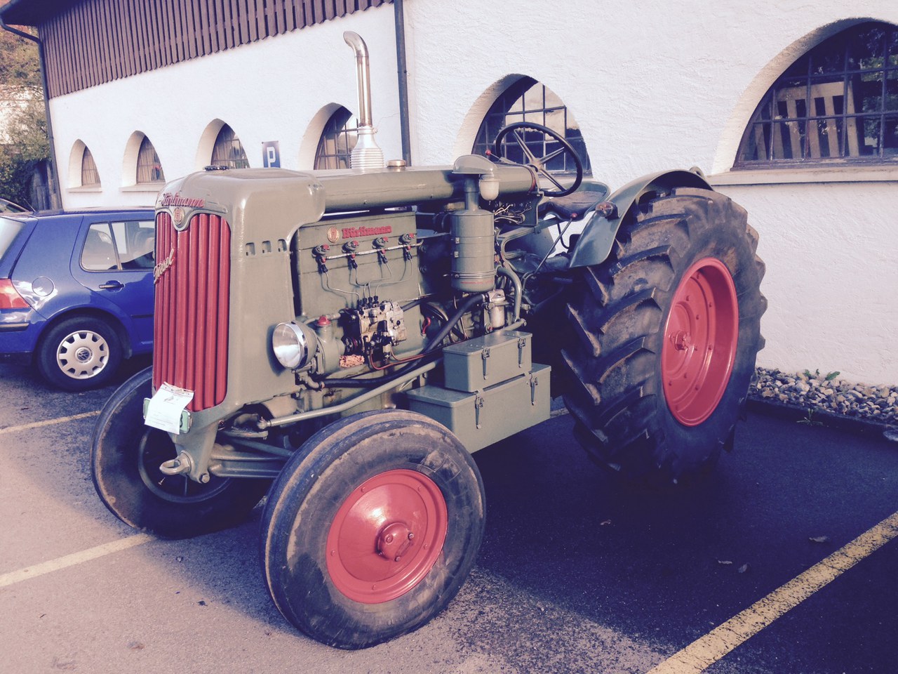 Oldtimer-Traktor in Unfall verwickelt