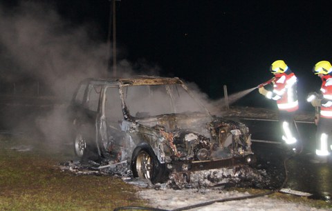 Oberägeri: Fahrzeug total