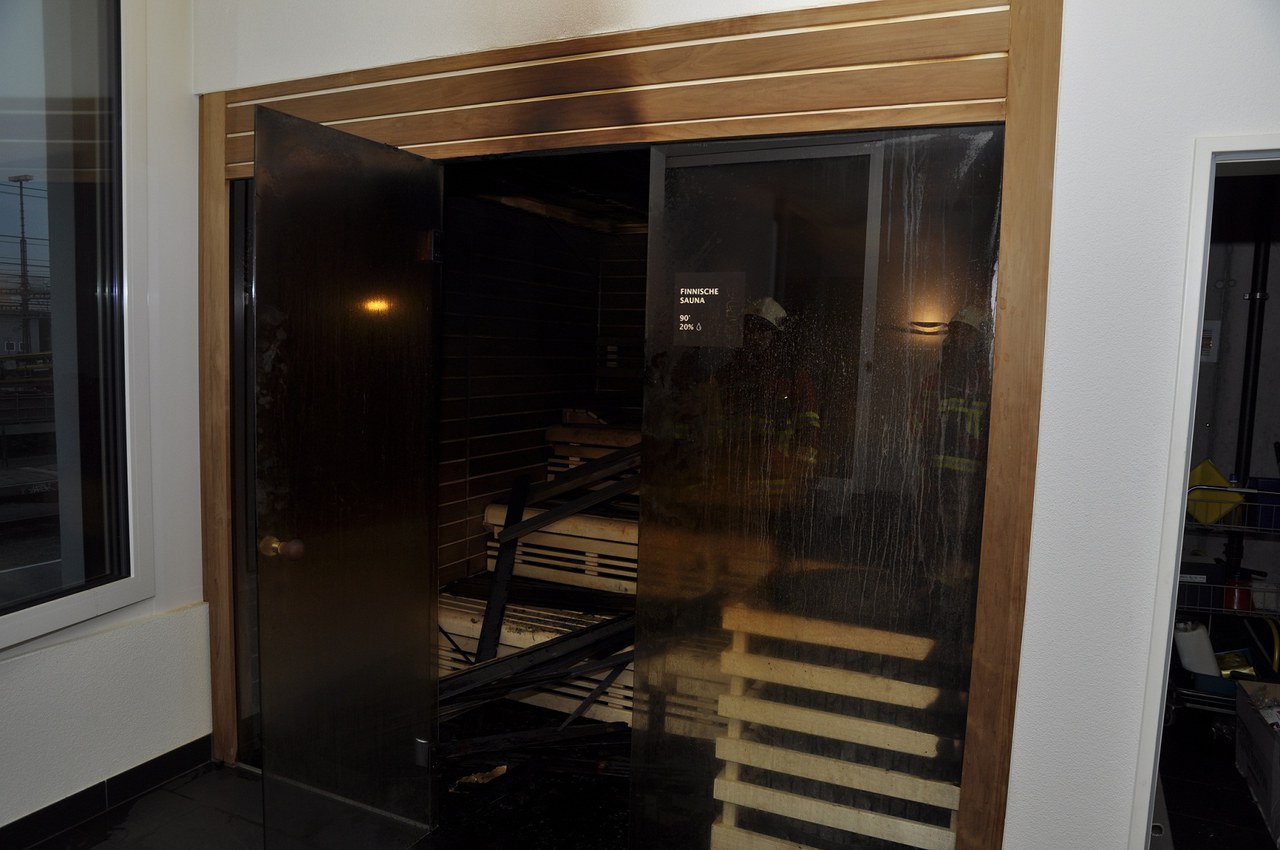 Zerstörte Schwitzstube in Rotkreuz