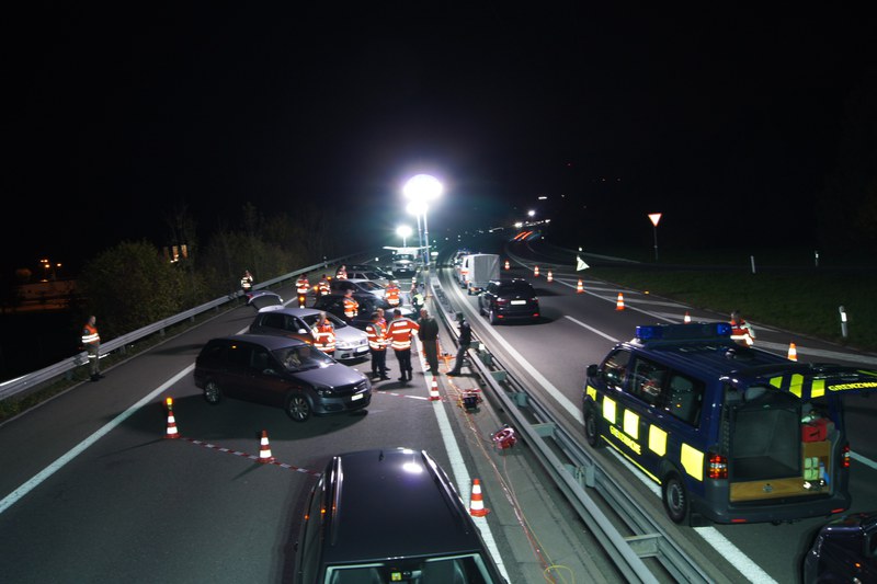 Grosskontrolle auf der Autobahn